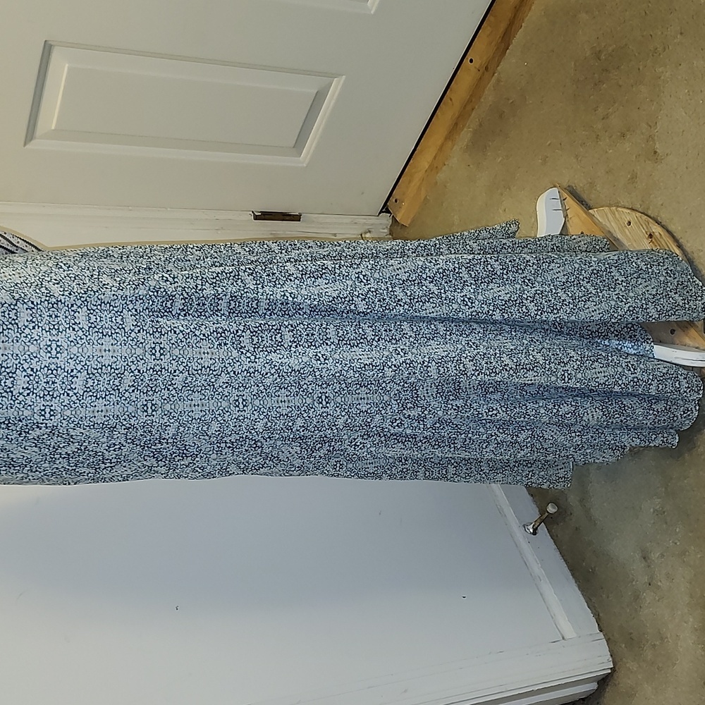Cabi Maxi Slip Dress Flowy Size 8 Romantic Sexy Party - Picture 4 of 10